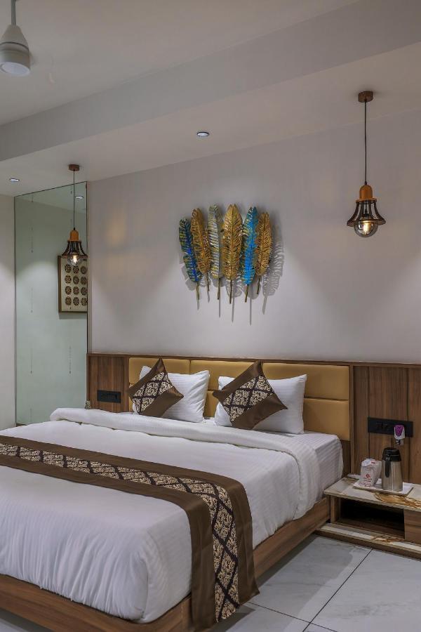 Hotel Aditya Mansingh Inn โสมนัส ภายนอก รูปภาพ