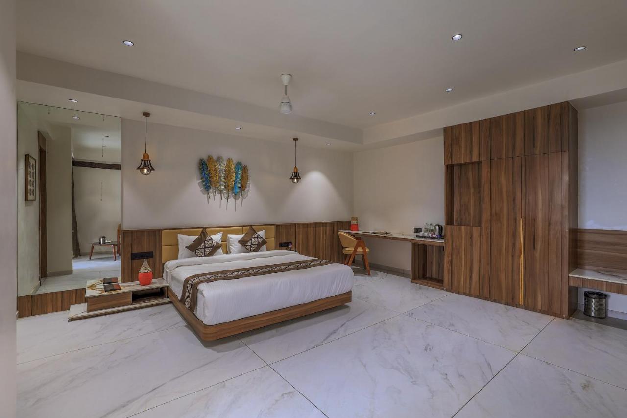 Hotel Aditya Mansingh Inn โสมนัส ภายนอก รูปภาพ