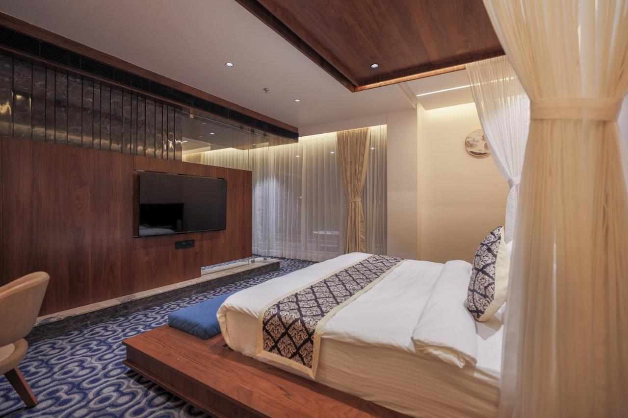 Hotel Aditya Mansingh Inn โสมนัส ภายนอก รูปภาพ