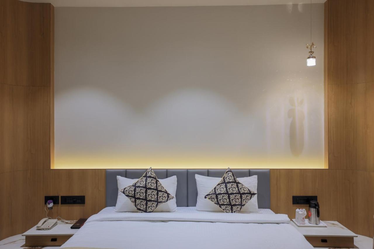 Hotel Aditya Mansingh Inn โสมนัส ภายนอก รูปภาพ