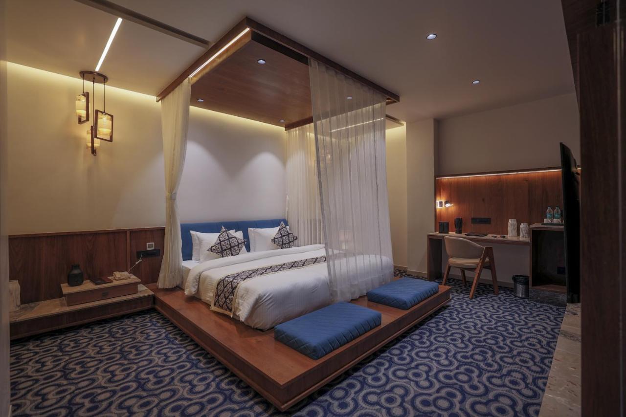 Hotel Aditya Mansingh Inn โสมนัส ภายนอก รูปภาพ