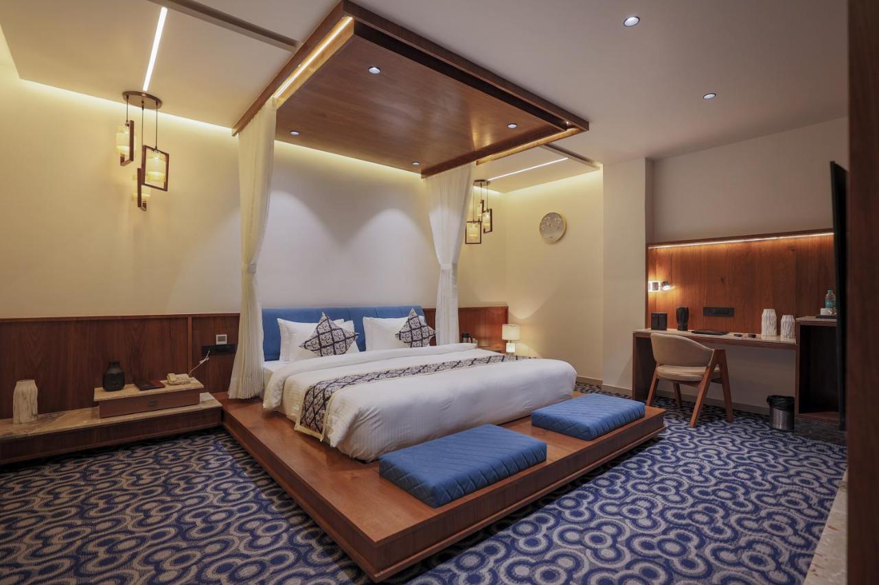 Hotel Aditya Mansingh Inn โสมนัส ภายนอก รูปภาพ