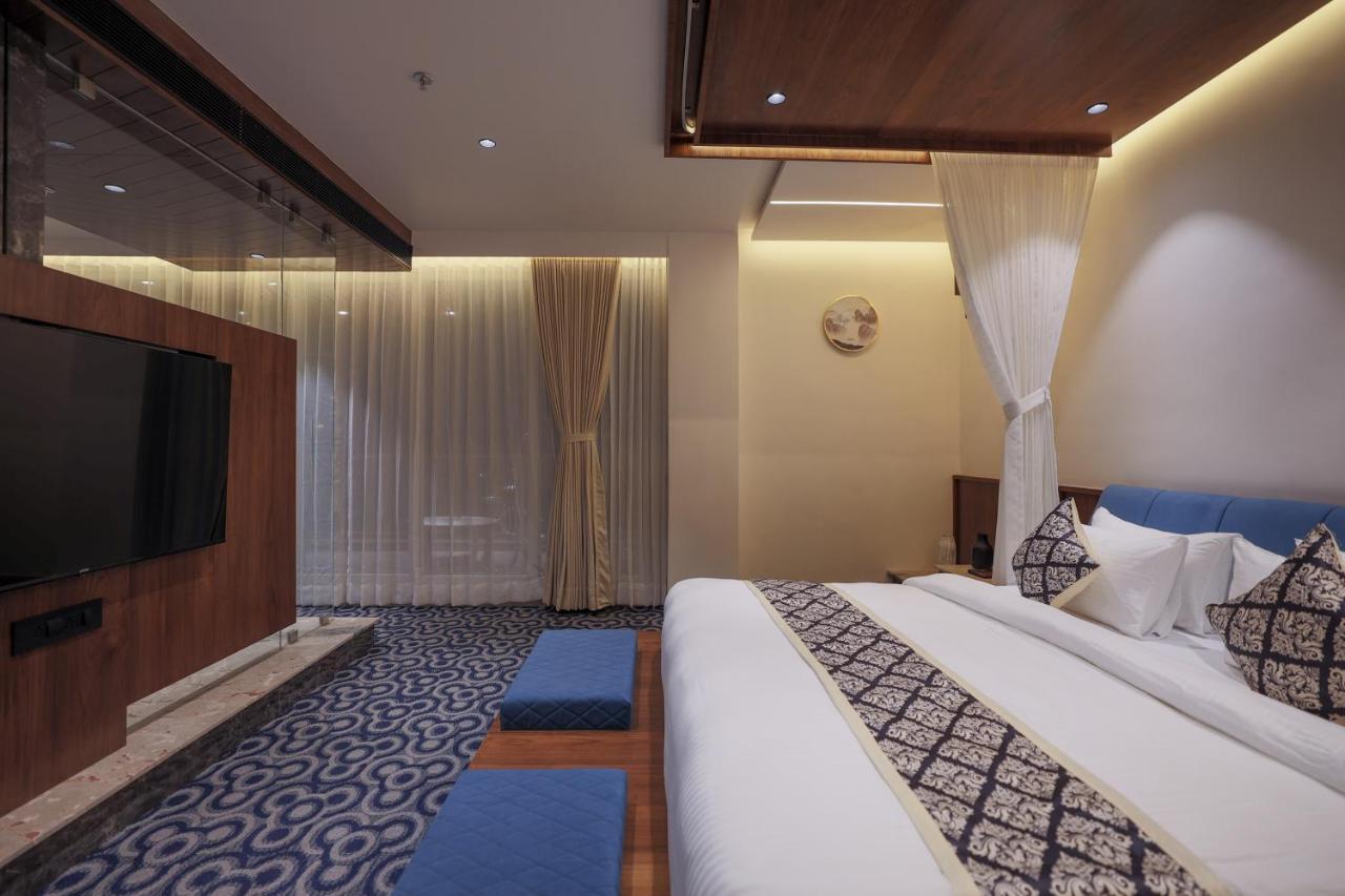 Hotel Aditya Mansingh Inn โสมนัส ภายนอก รูปภาพ