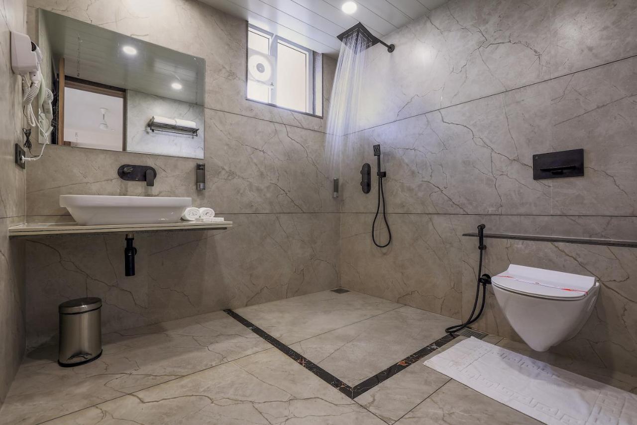 Hotel Aditya Mansingh Inn โสมนัส ภายนอก รูปภาพ