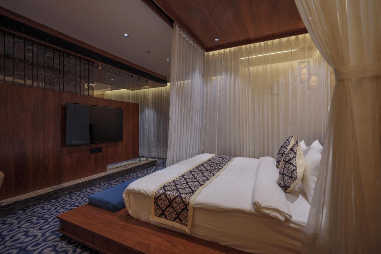Hotel Aditya Mansingh Inn โสมนัส ภายนอก รูปภาพ