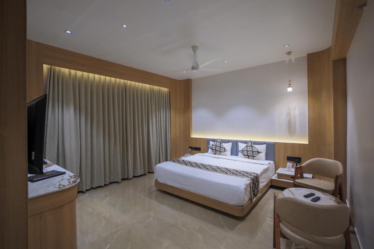 Hotel Aditya Mansingh Inn โสมนัส ภายนอก รูปภาพ