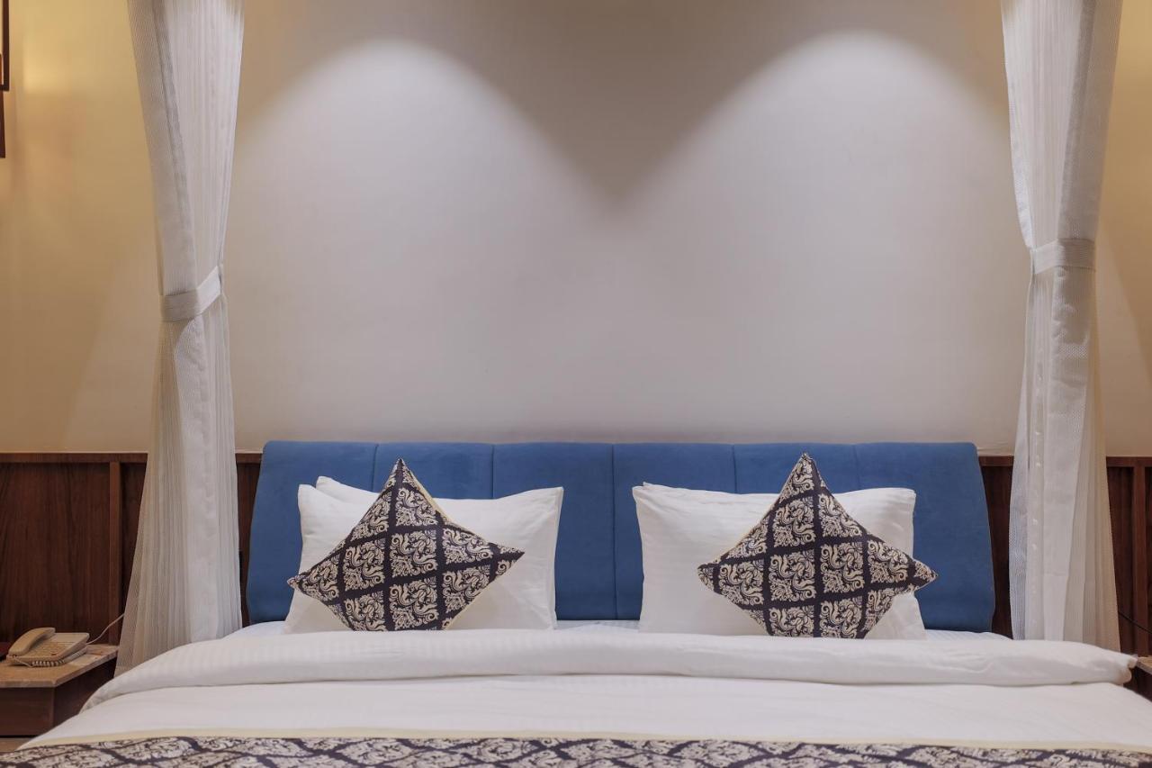 Hotel Aditya Mansingh Inn โสมนัส ภายนอก รูปภาพ