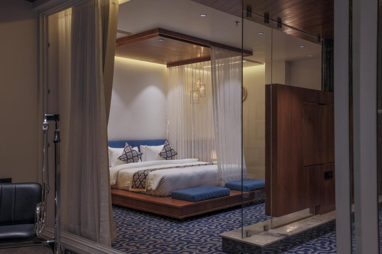 Hotel Aditya Mansingh Inn โสมนัส ภายนอก รูปภาพ