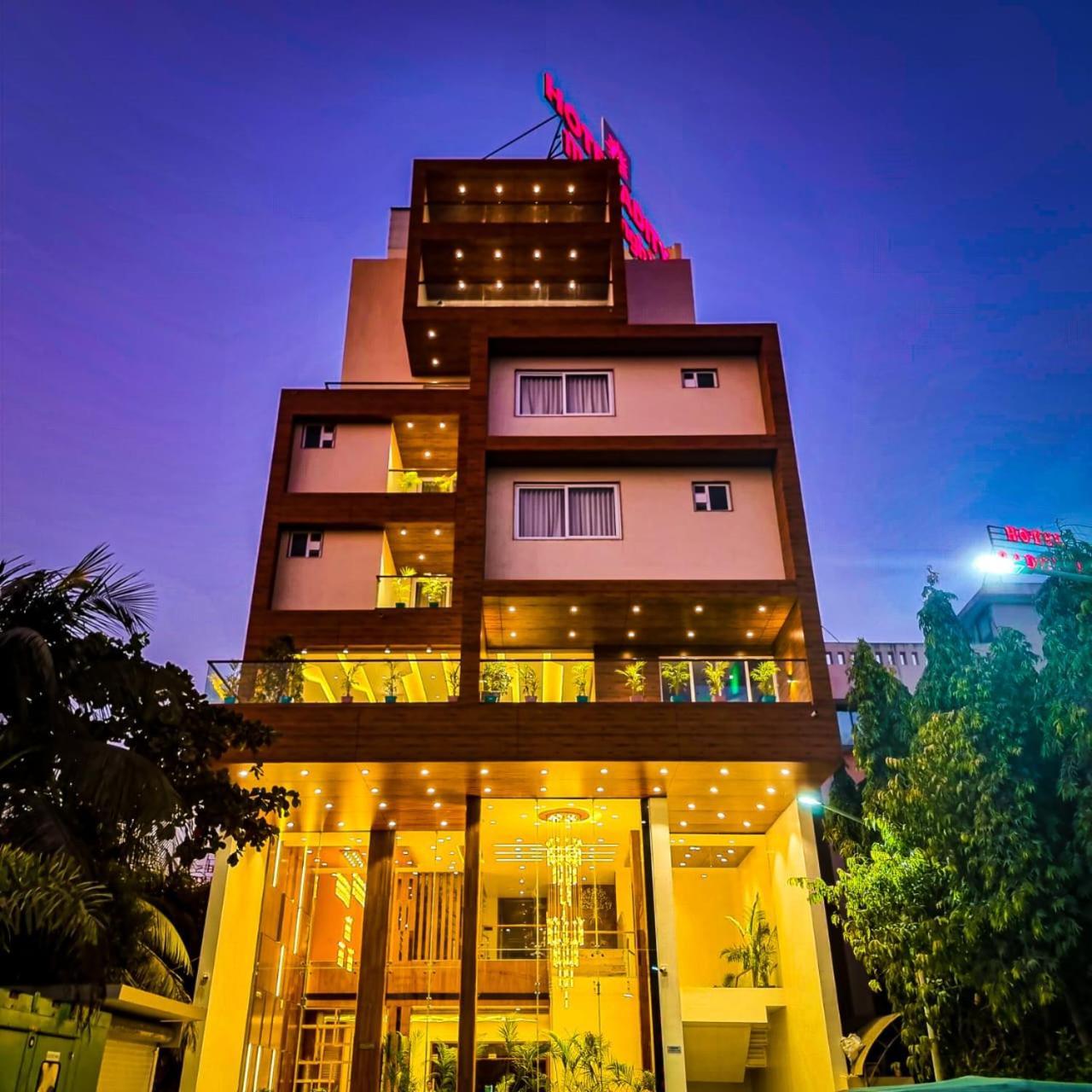 Hotel Aditya Mansingh Inn โสมนัส ภายนอก รูปภาพ