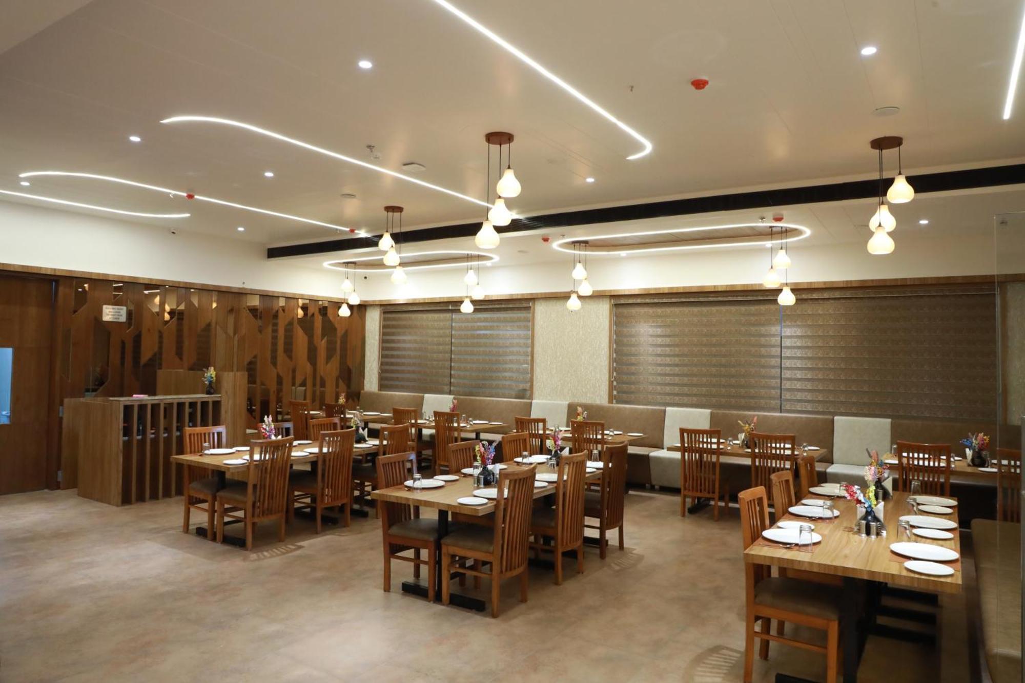 Hotel Aditya Mansingh Inn โสมนัส ภายนอก รูปภาพ