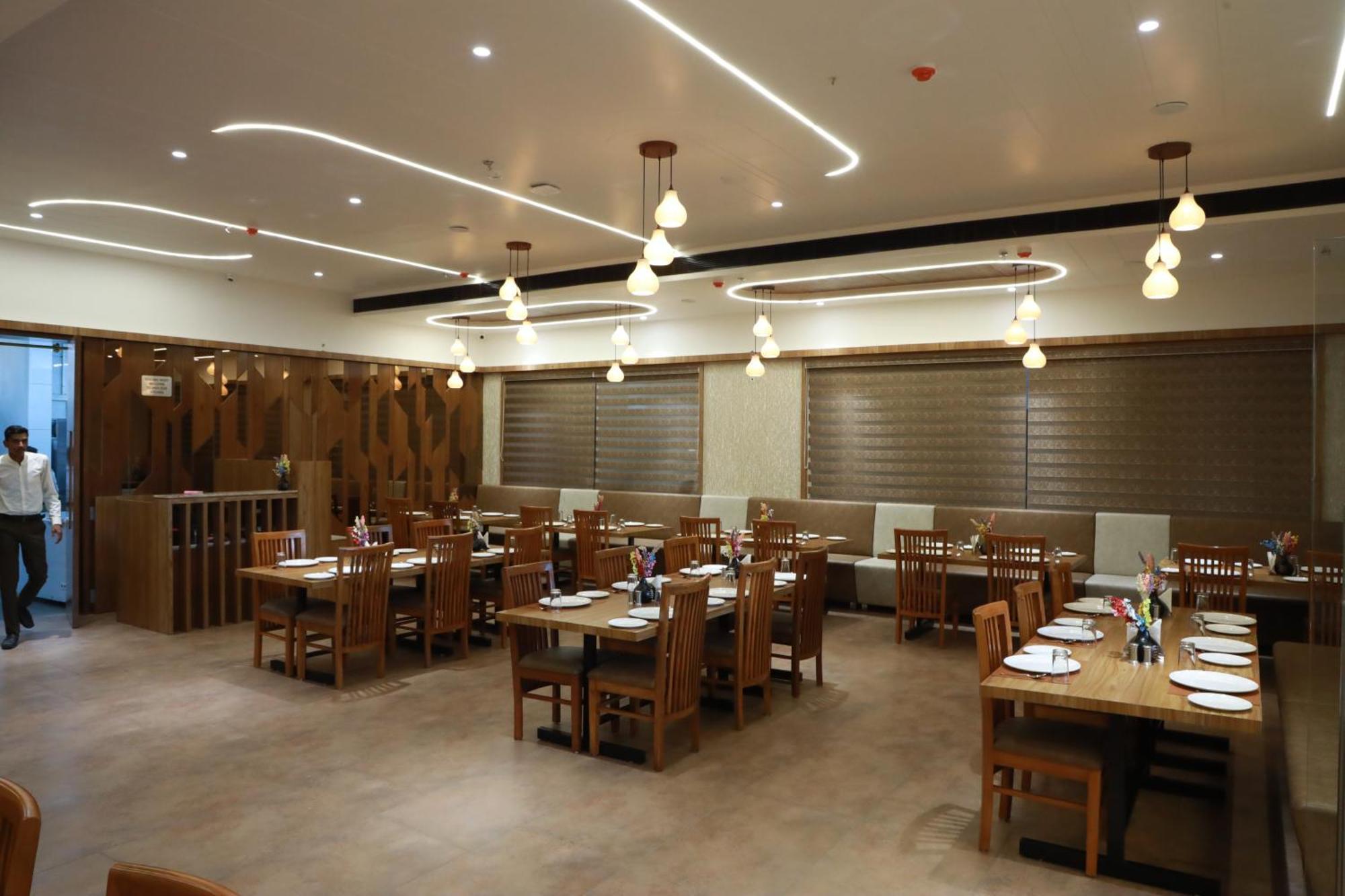 Hotel Aditya Mansingh Inn โสมนัส ภายนอก รูปภาพ