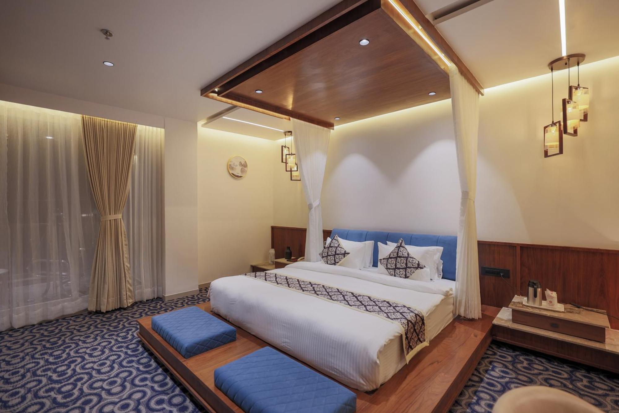 Hotel Aditya Mansingh Inn โสมนัส ภายนอก รูปภาพ